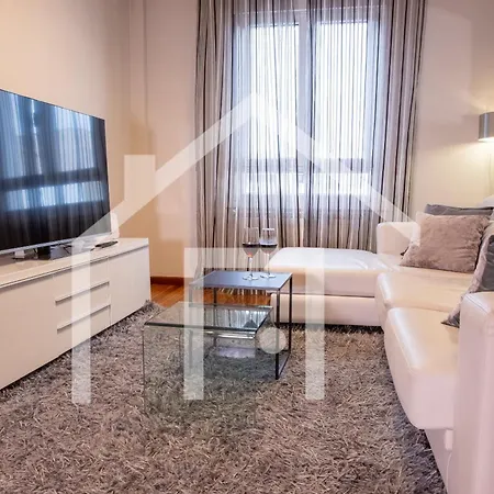 Apartment Duplex Opera - Centro - *